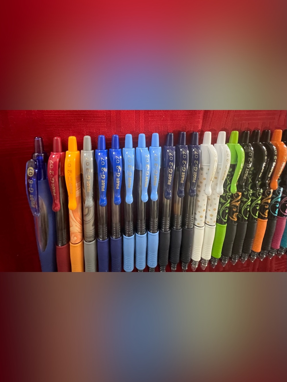 24 Pilot  G2-07 and 1 Pilot G6-07 Gel Pens Assorted Ink Colors. 25 total pens - Picture 2 of 5